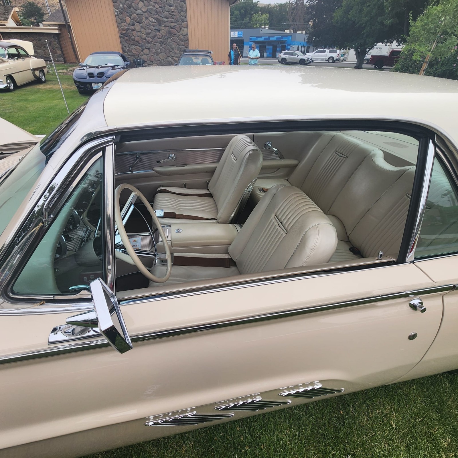 Ford-Thunderbird-1963-Coupe-8