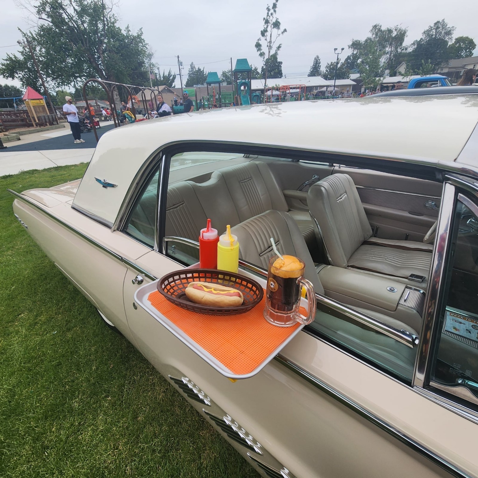 Ford-Thunderbird-1963-Coupe-9