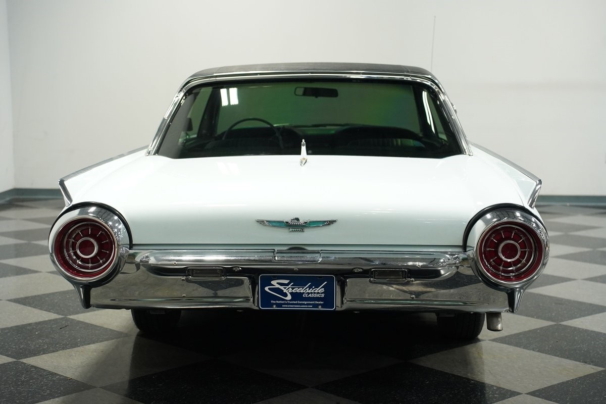 Ford-Thunderbird-1963-Hardtop-10