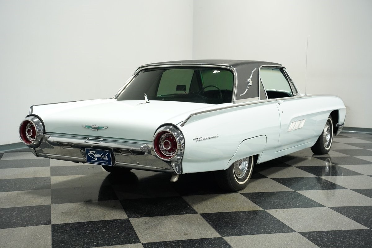 Ford-Thunderbird-1963-Hardtop-11