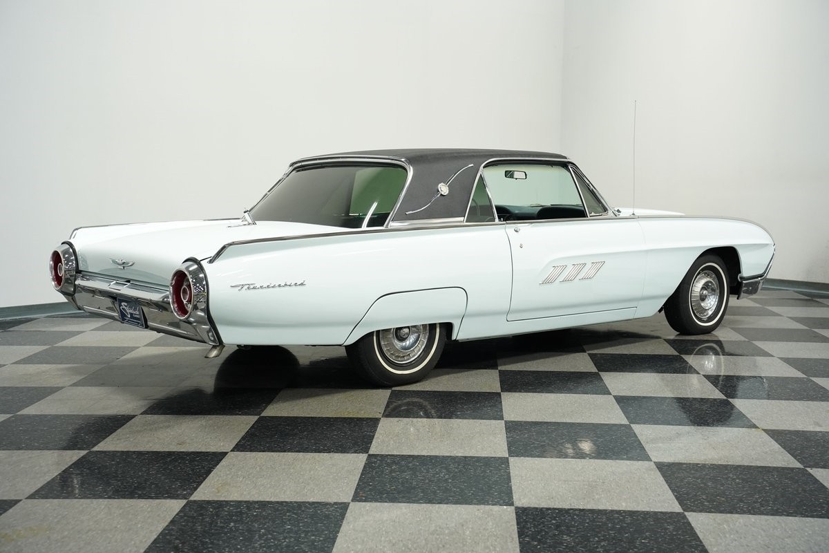 Ford-Thunderbird-1963-Hardtop-12