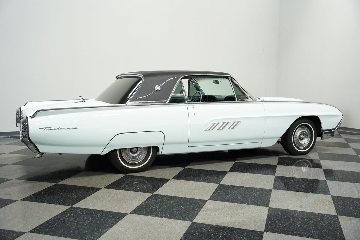 Ford-Thunderbird-1963-Hardtop-13