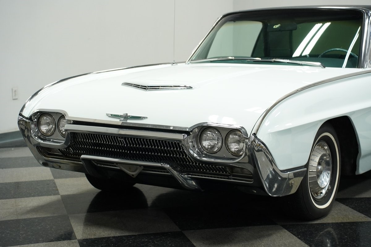 Ford-Thunderbird-1963-Hardtop-18