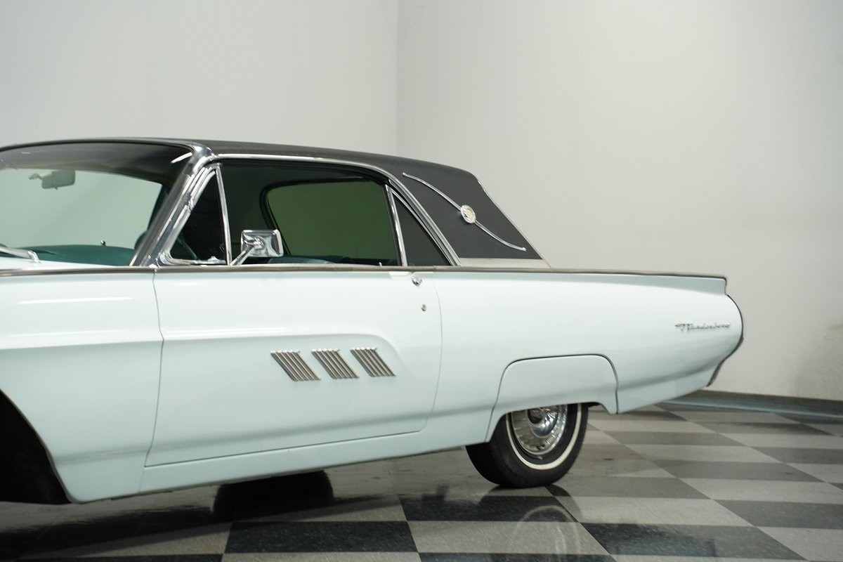 Ford-Thunderbird-1963-Hardtop-21