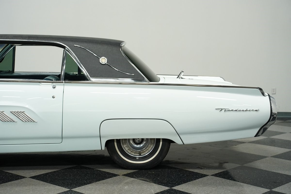 Ford-Thunderbird-1963-Hardtop-23