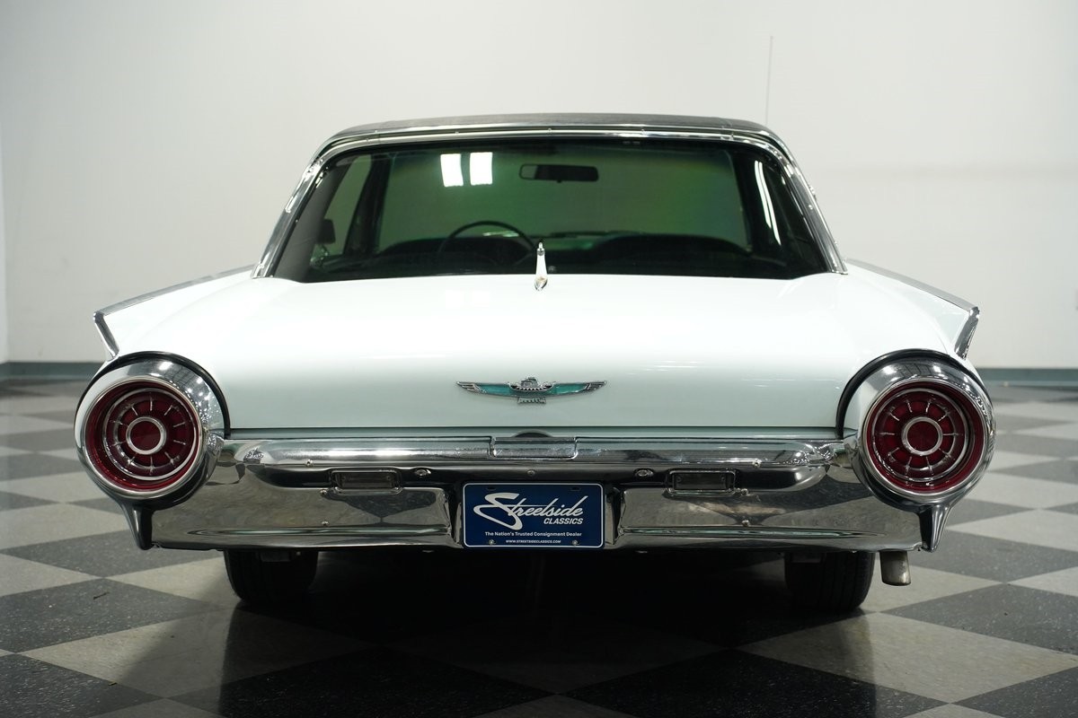 Ford-Thunderbird-1963-Hardtop-24