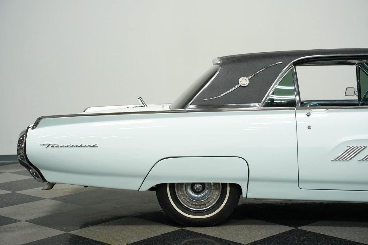 Ford-Thunderbird-1963-Hardtop-28