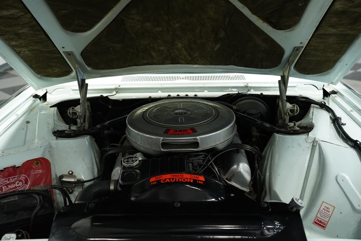 Ford-Thunderbird-1963-Hardtop-32