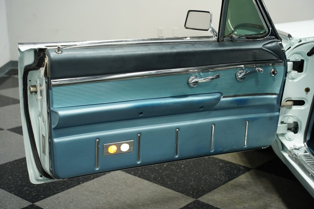 Ford-Thunderbird-1963-Hardtop-36