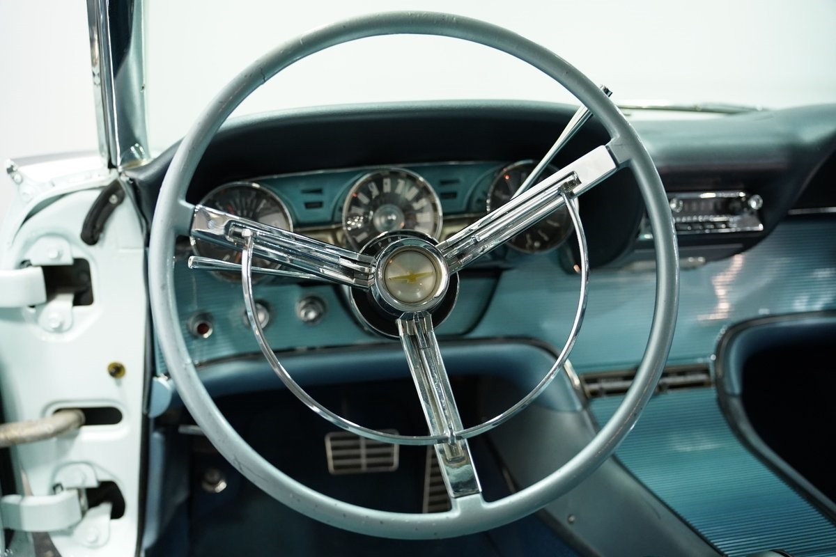 Ford-Thunderbird-1963-Hardtop-38