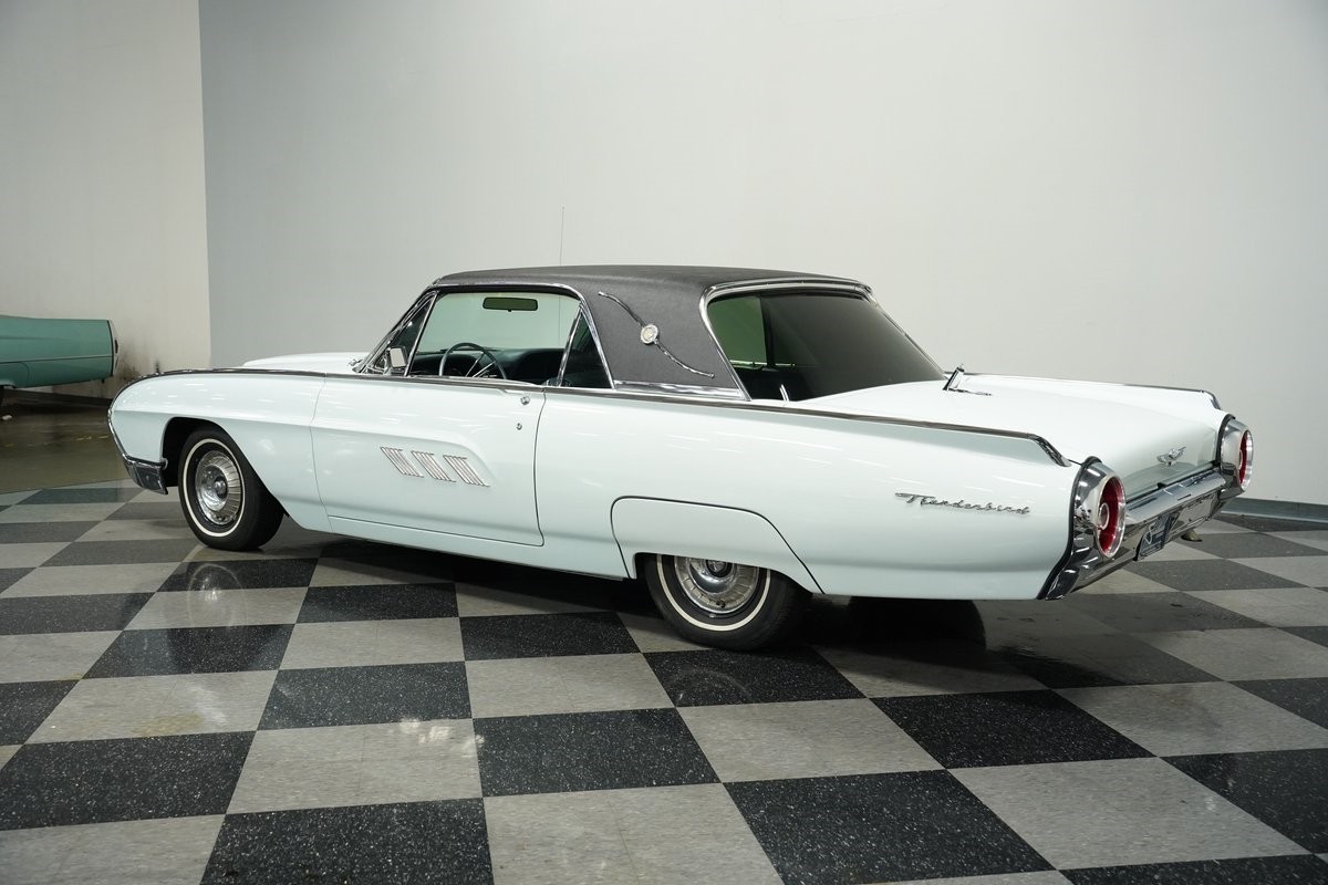 Ford-Thunderbird-1963-Hardtop-8