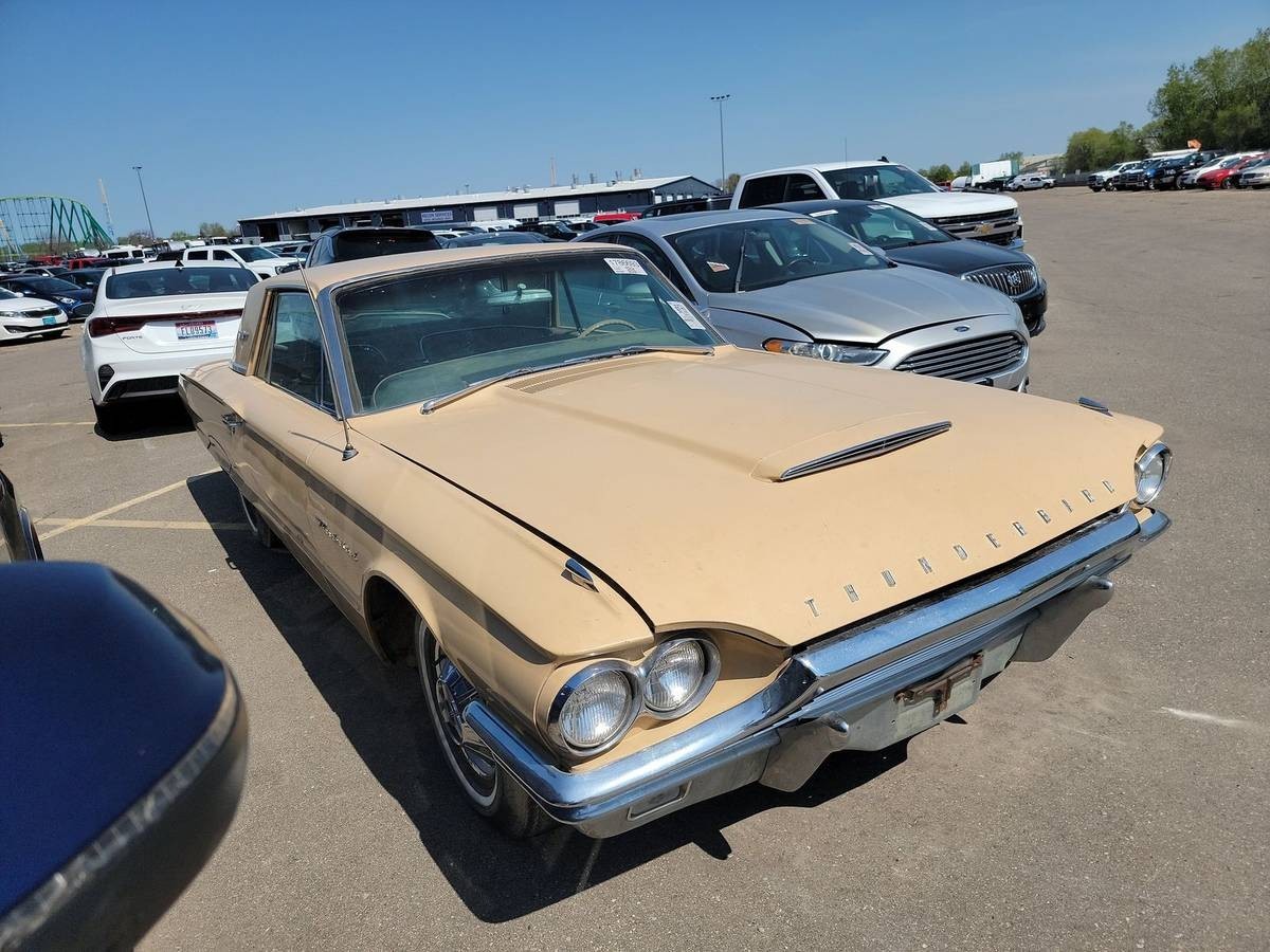 Ford-Thunderbird-1964-Coupe-2