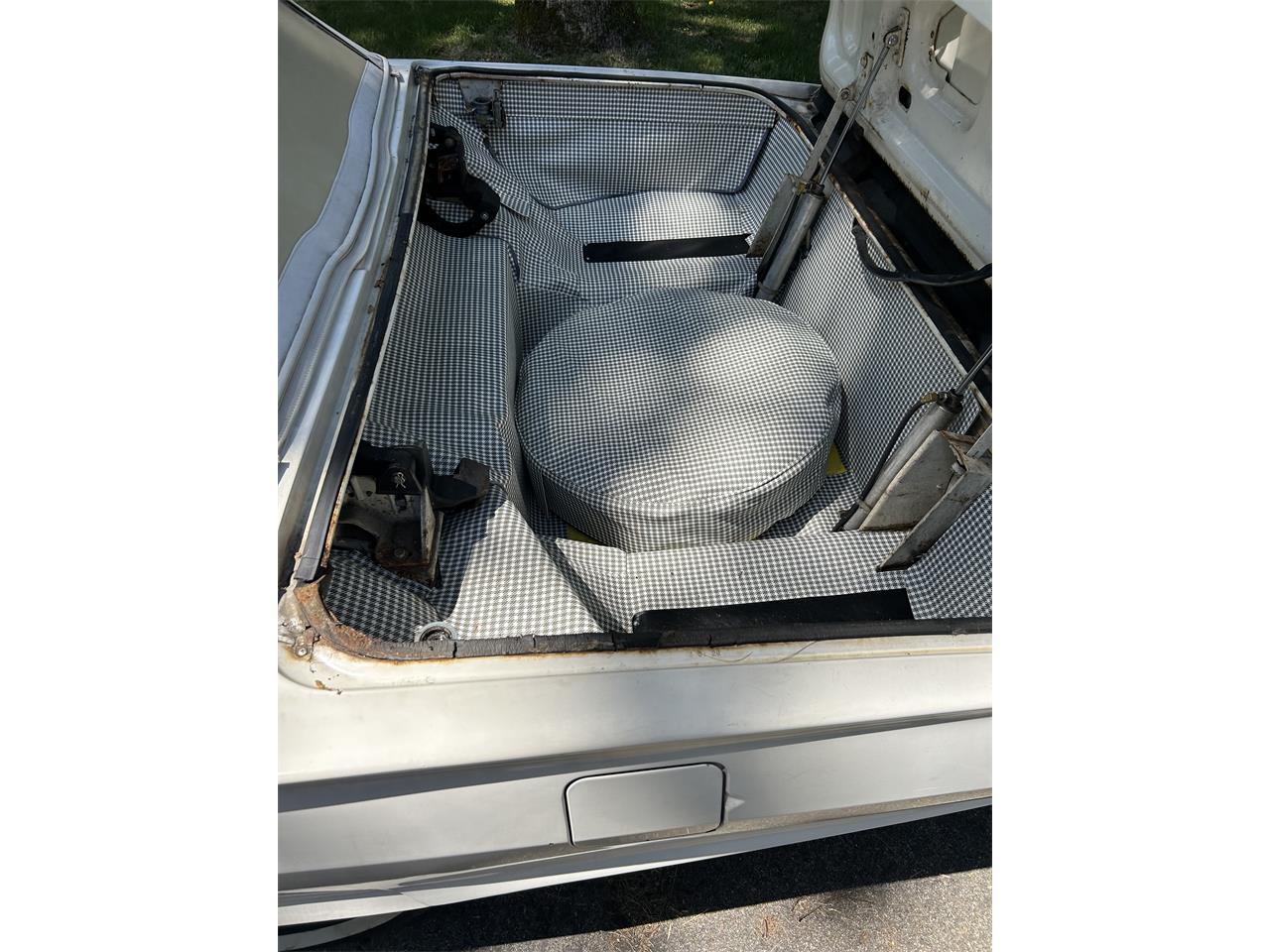 Ford-Thunderbird-1964-White-Black-11