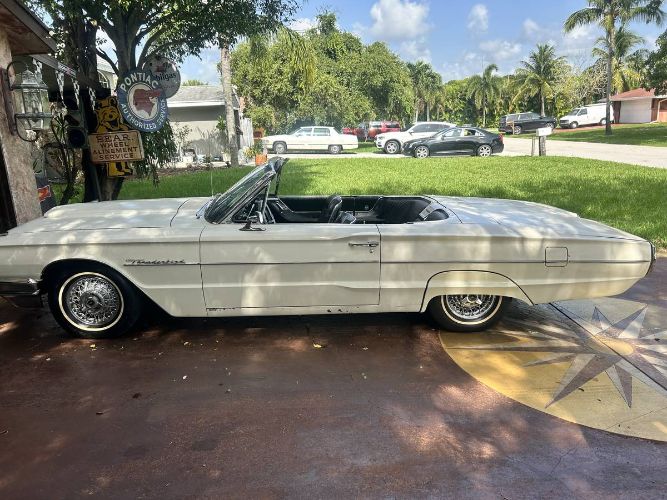 Ford-Thunderbird-1964-White-Black-2