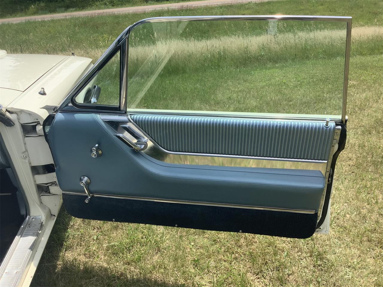 Ford-Thunderbird-1964-White-Blue-8