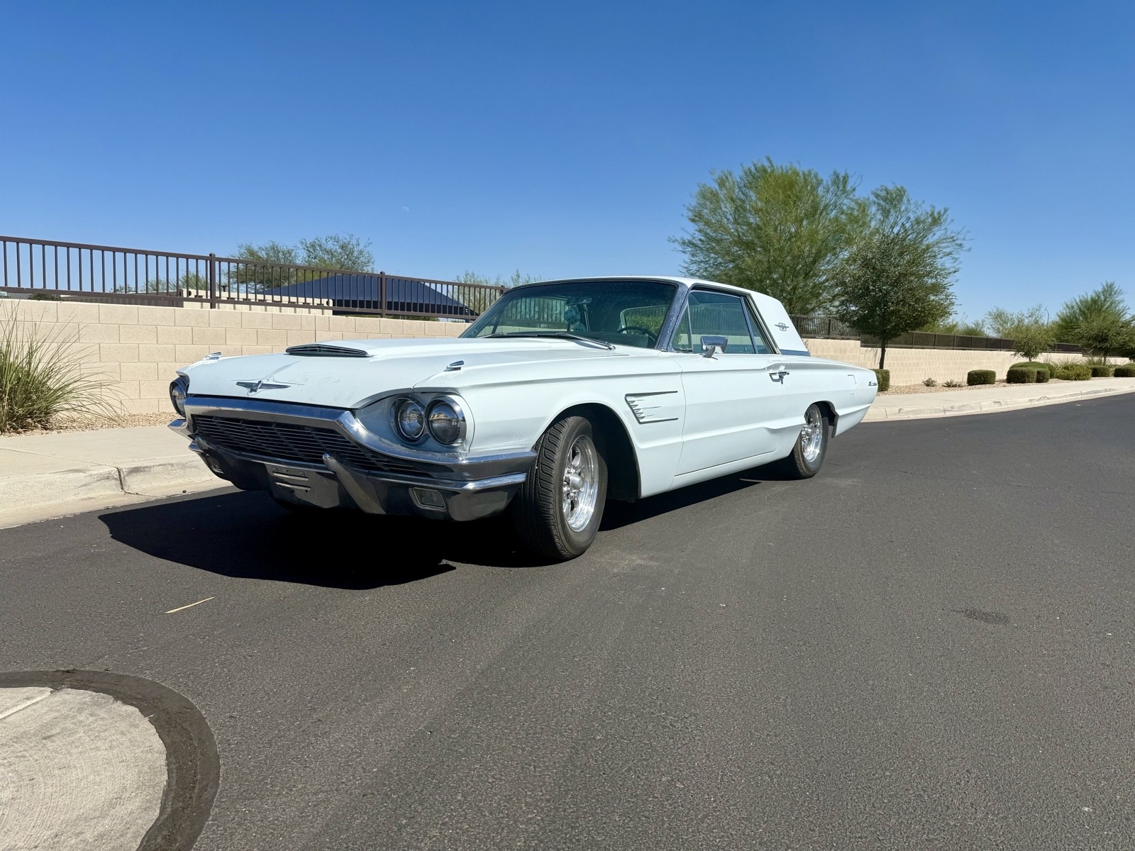 Ford-Thunderbird-1965-2