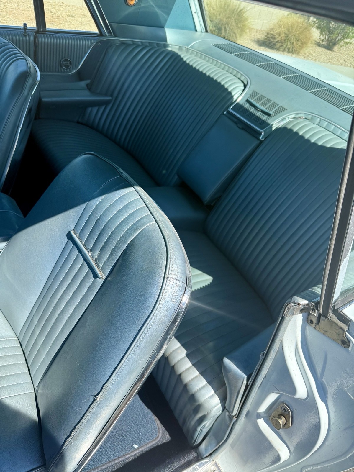 Ford-Thunderbird-1965-9