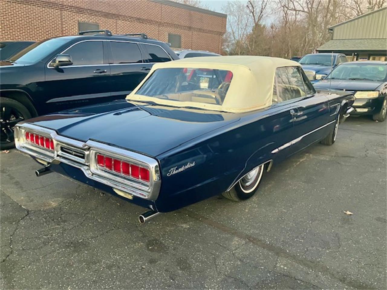 Ford-Thunderbird-1965-Caspian-Blue-White-5