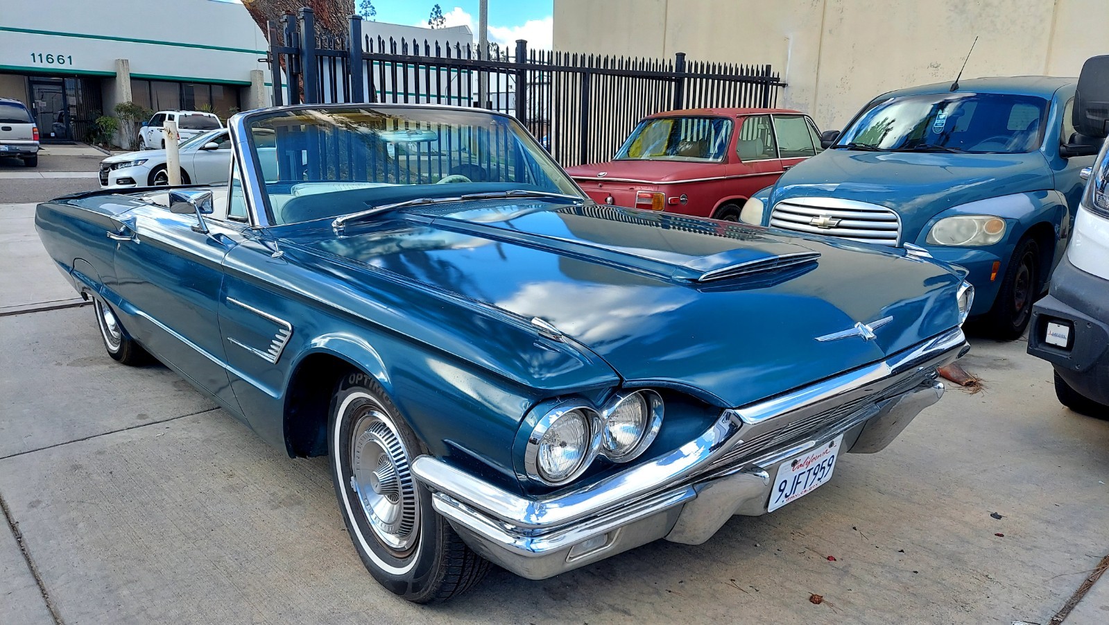 Ford-Thunderbird-1965-Convertible-1