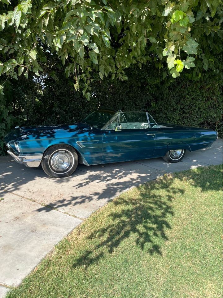 Ford-Thunderbird-1965-Convertible-14