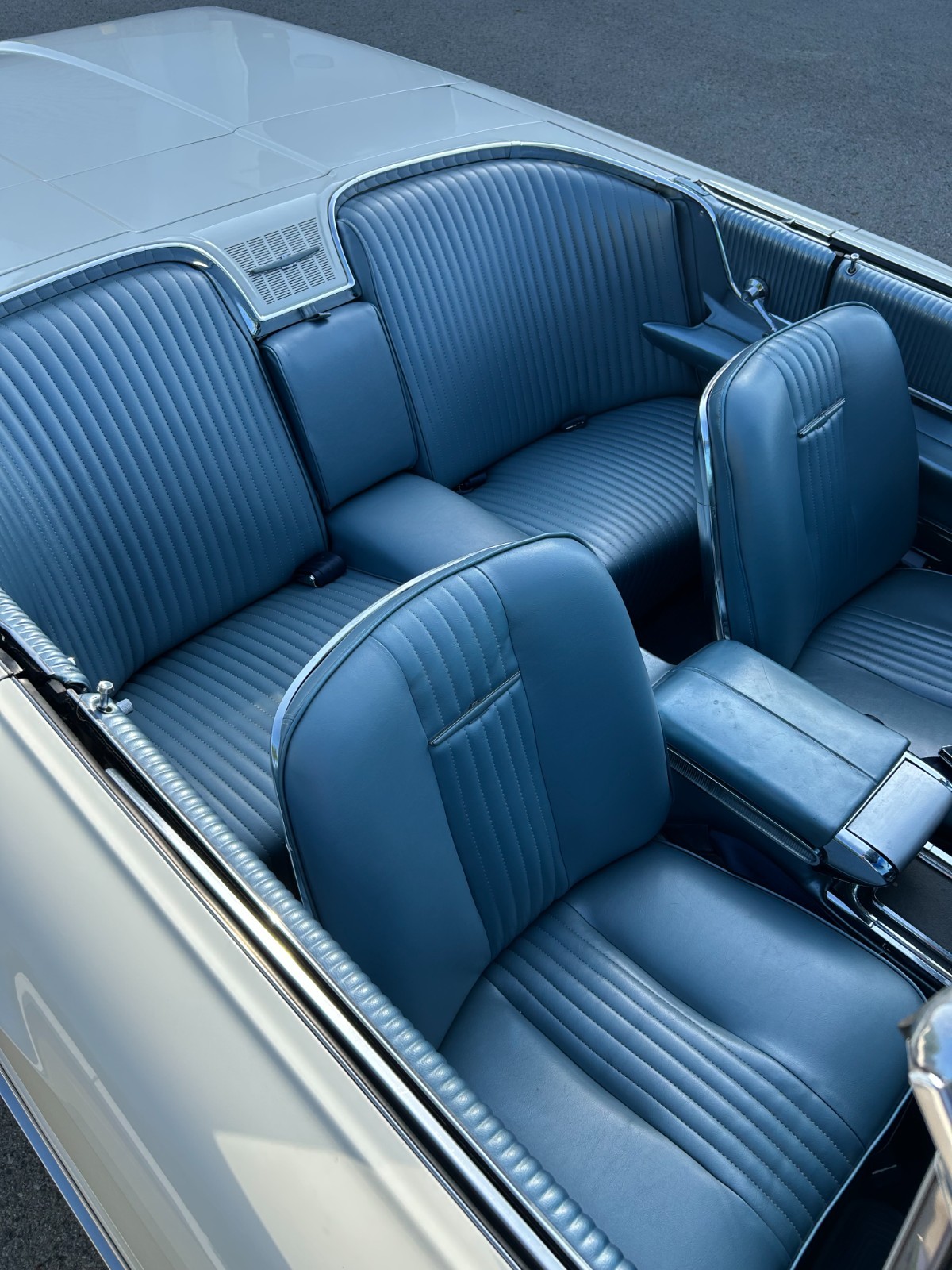 Ford-Thunderbird-1965-Convertible-16
