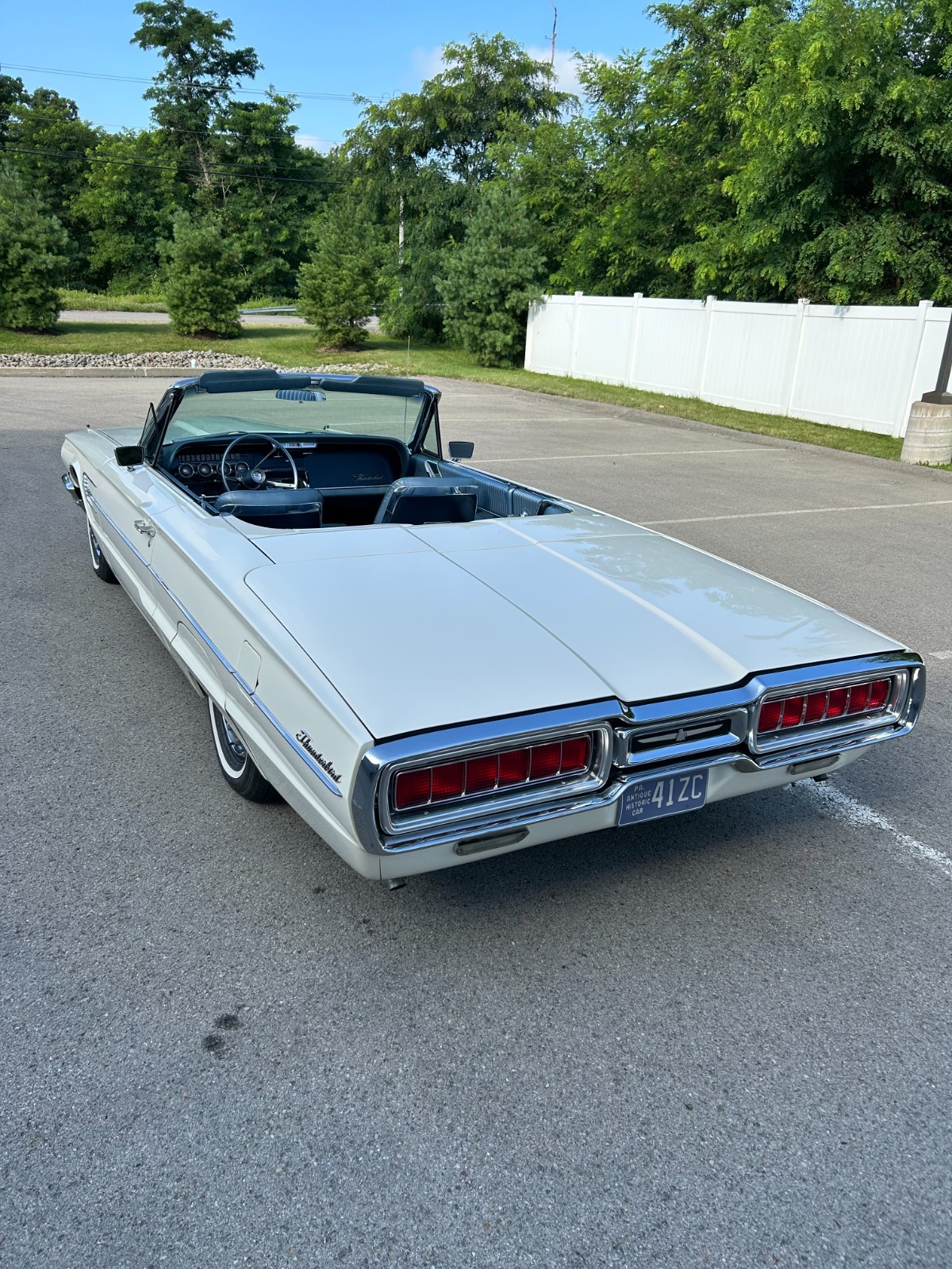 Ford-Thunderbird-1965-Convertible-2