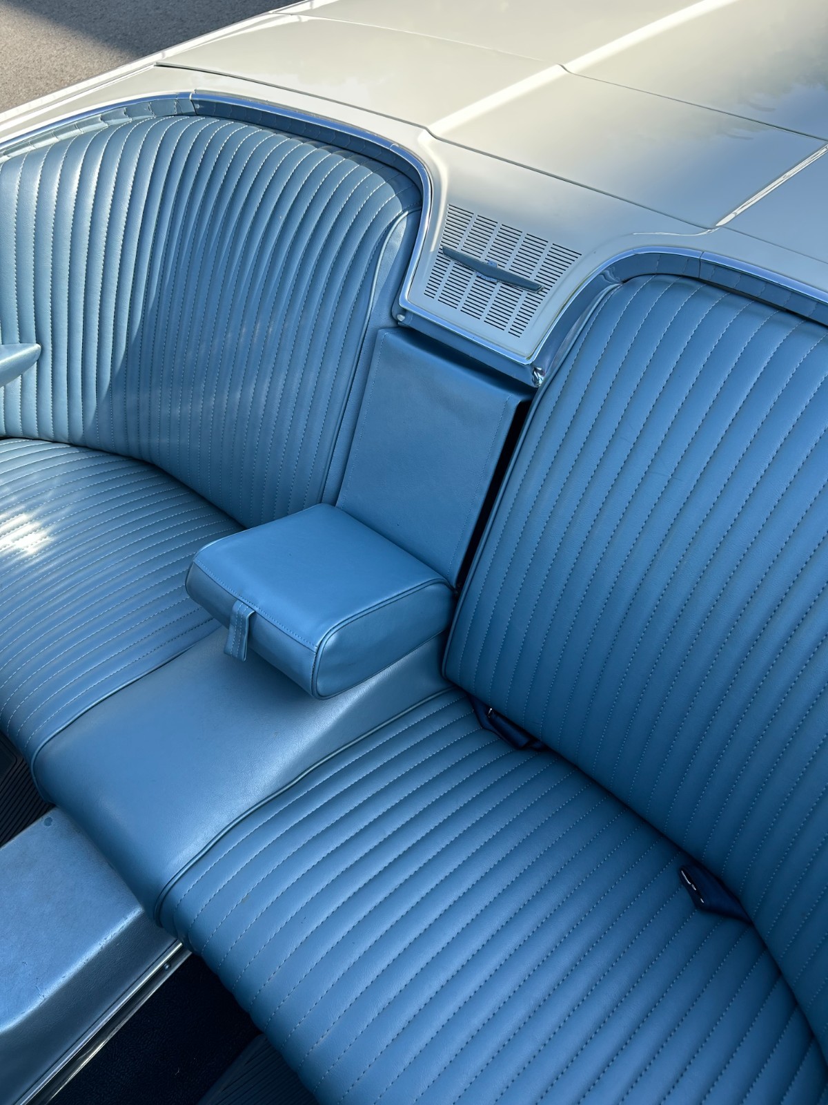 Ford-Thunderbird-1965-Convertible-24