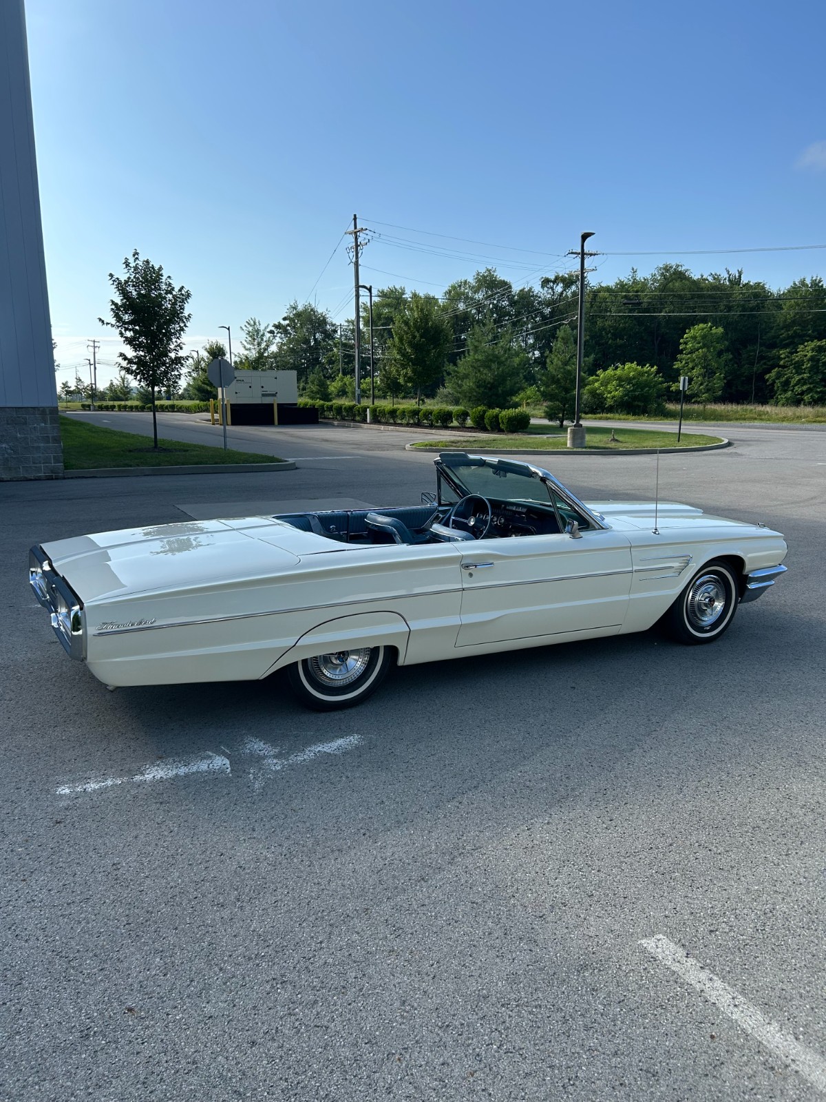 Ford-Thunderbird-1965-Convertible-3