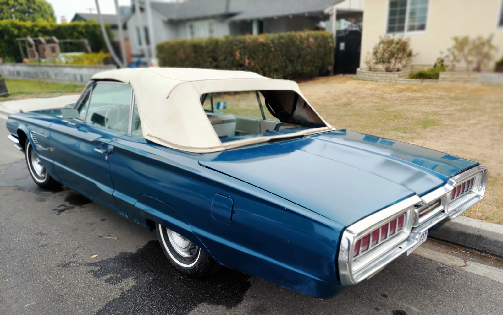Ford-Thunderbird-1965-Convertible-7