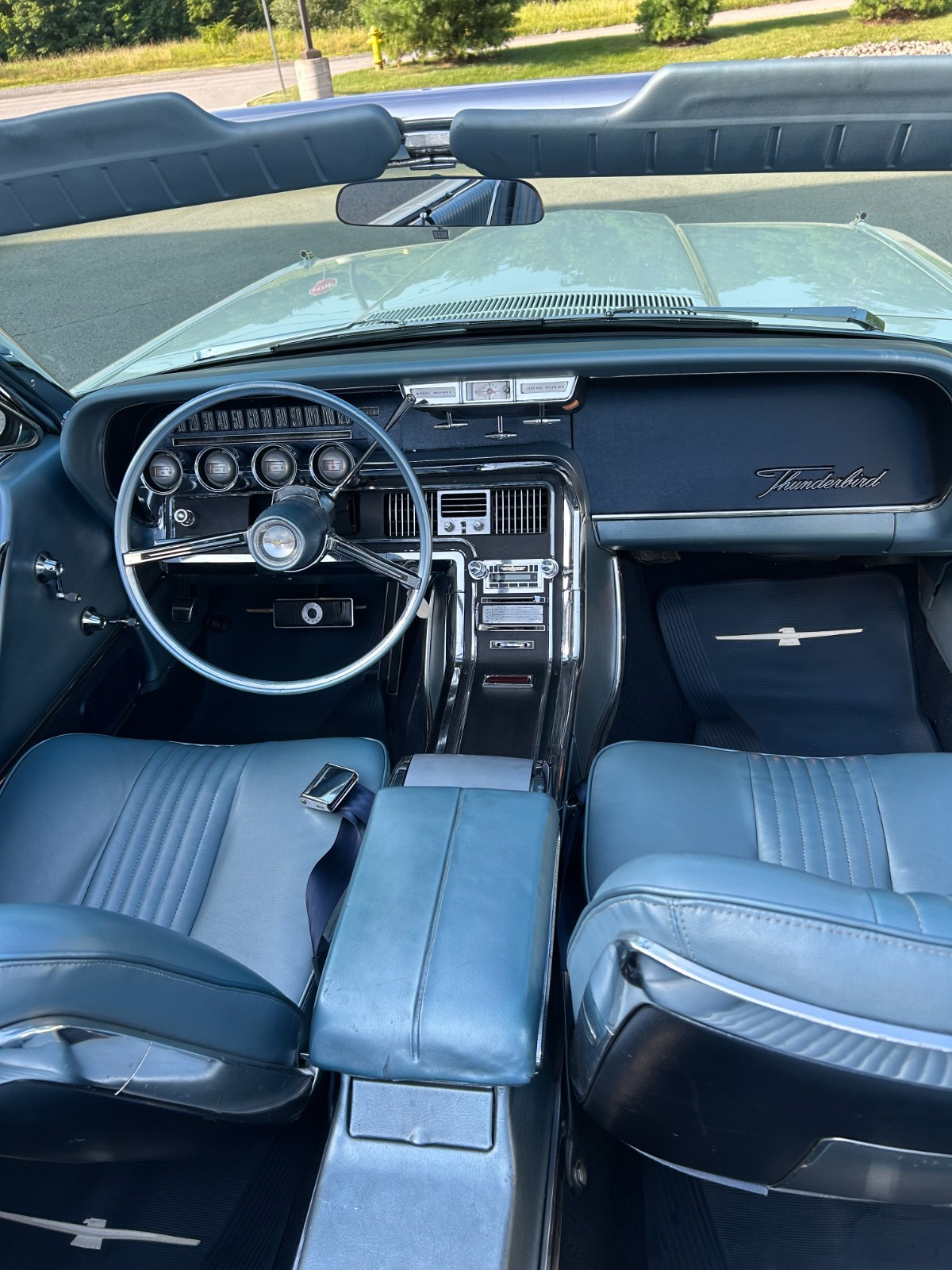 Ford-Thunderbird-1965-Convertible-9