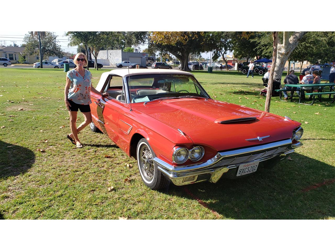 Ford-Thunderbird-1965-Rangoon-Red-White-1