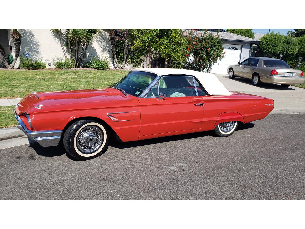 Ford-Thunderbird-1965-Rangoon-Red-White-11