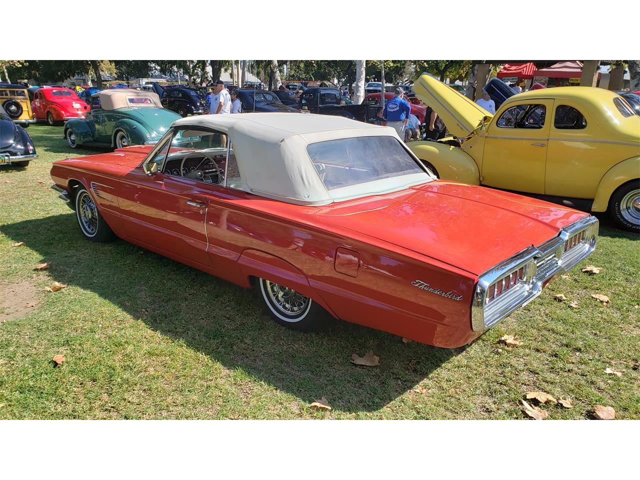 Ford-Thunderbird-1965-Rangoon-Red-White-13