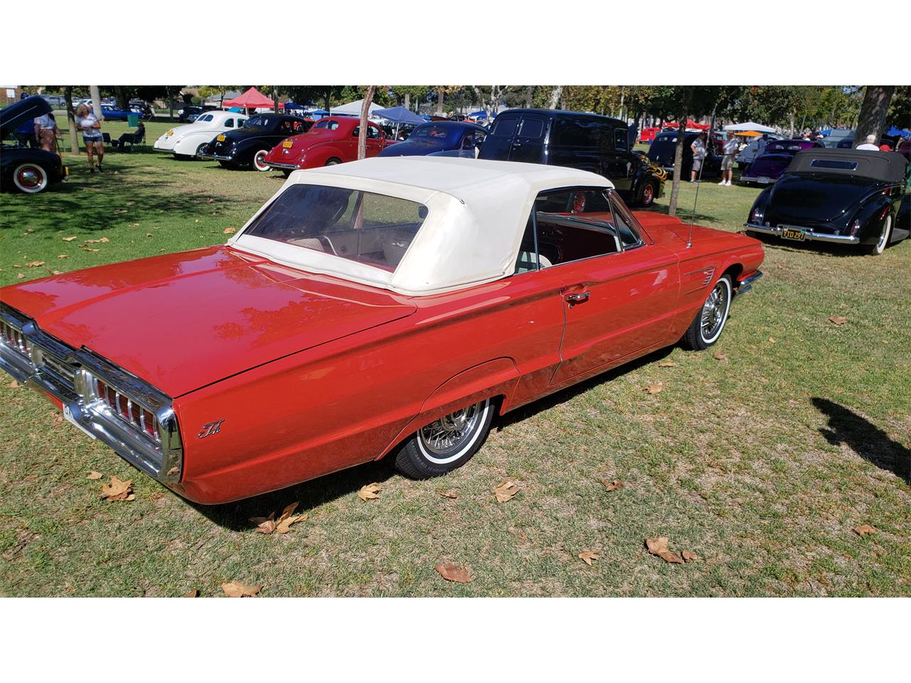 Ford-Thunderbird-1965-Rangoon-Red-White-2