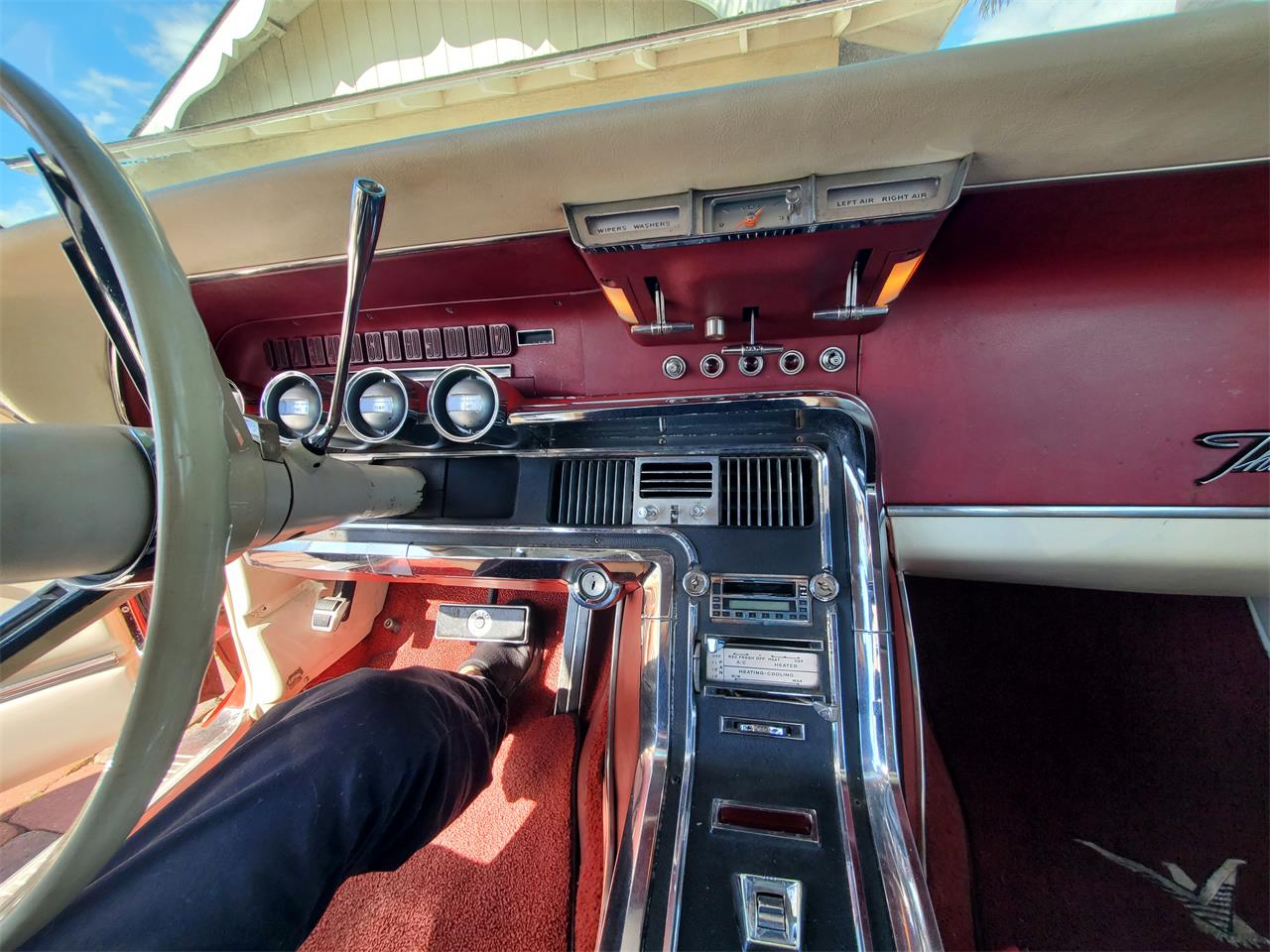 Ford-Thunderbird-1965-Rangoon-Red-White-6