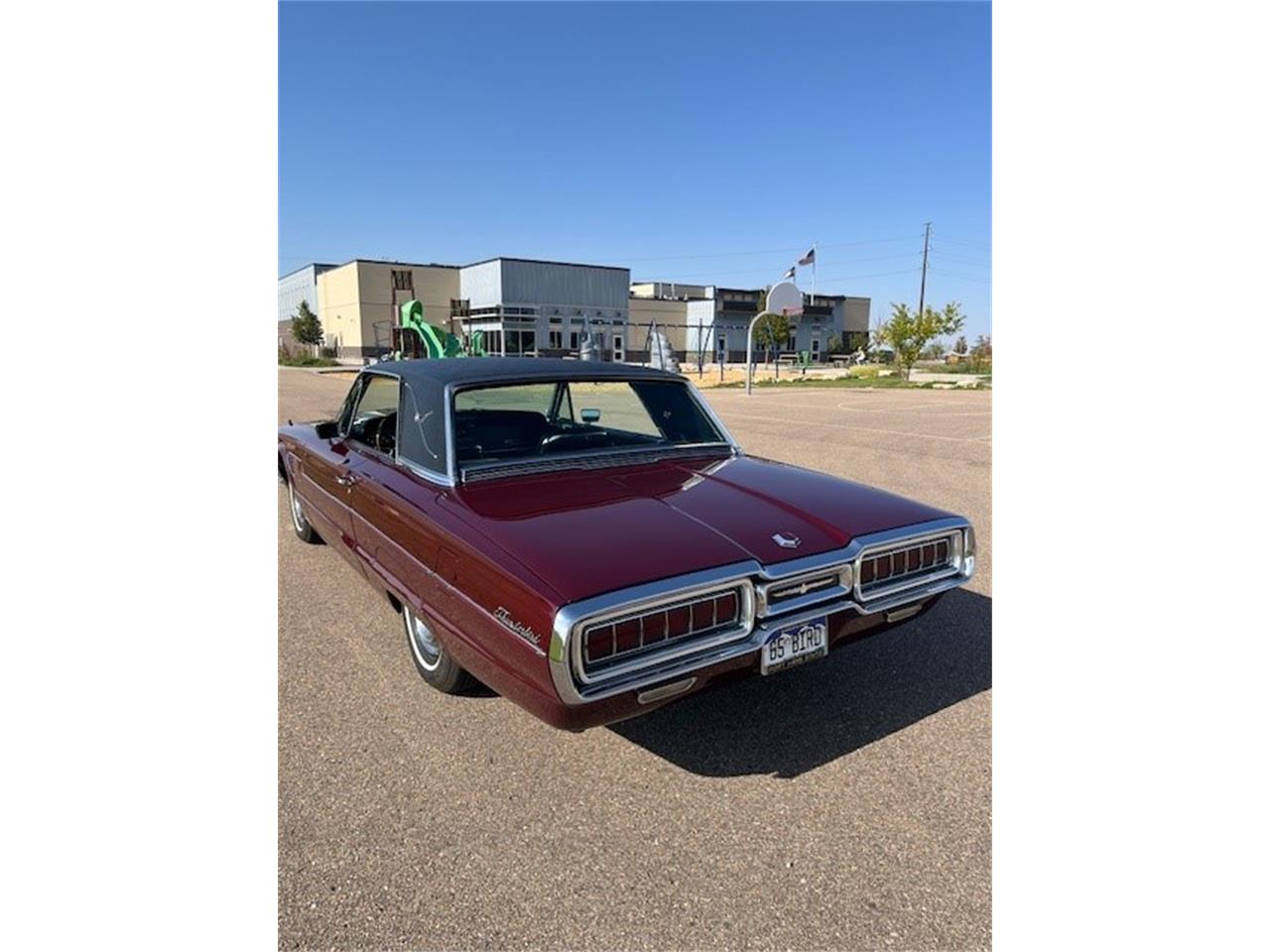 Ford-Thunderbird-1965-Vintage-Burgundy-Black-4