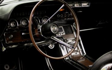 Ford-Thunderbird-1965-Vintage-Burgundy-Black-8