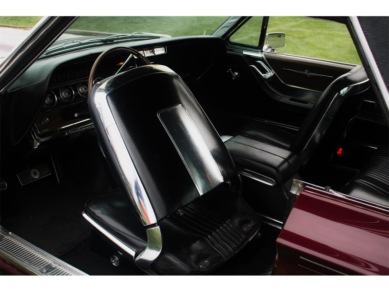 Ford-Thunderbird-1965-Vintage-Burgundy-Black-9