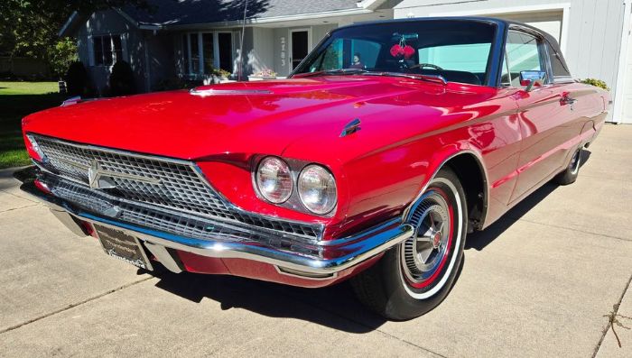 Ford-Thunderbird-1966-Candy-Apple-Red-11