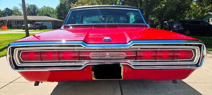 Ford-Thunderbird-1966-Candy-Apple-Red-15