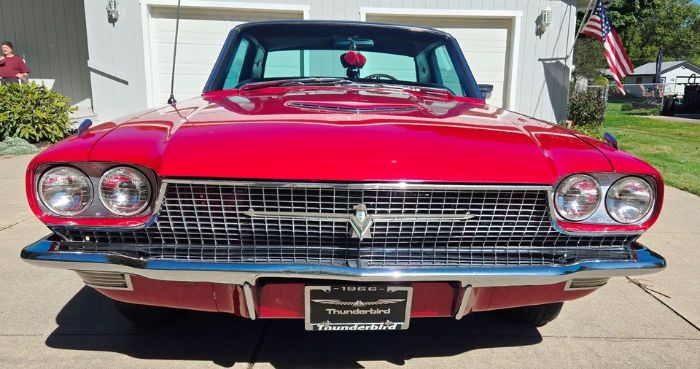 Ford-Thunderbird-1966-Candy-Apple-Red-2