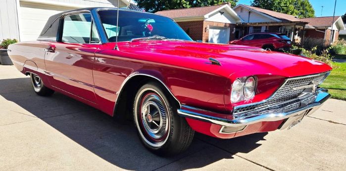 Ford-Thunderbird-1966-Candy-Apple-Red-33