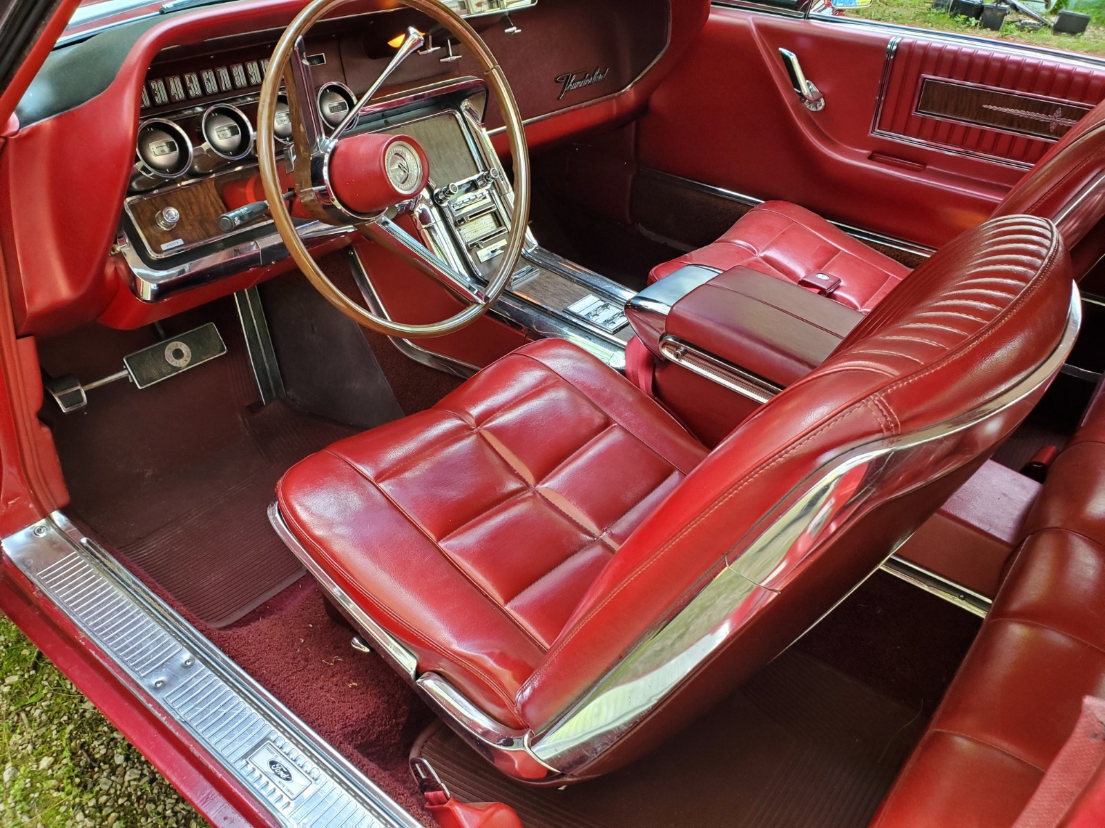 Ford-Thunderbird-1966-Coupe-11