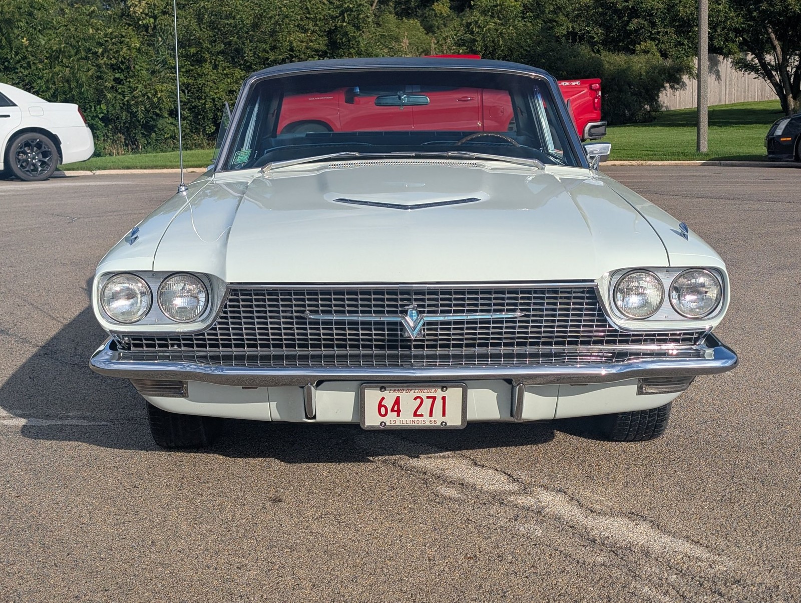 Ford-Thunderbird-1966-Coupe-12