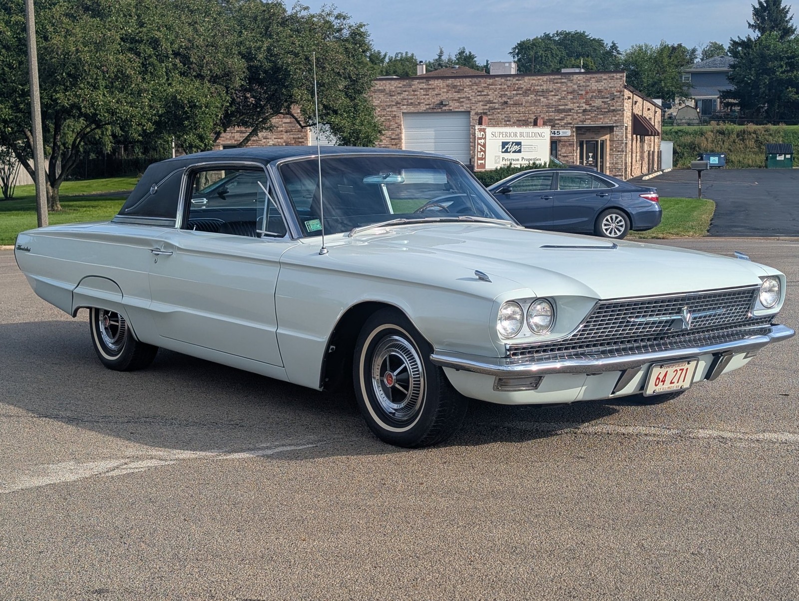 Ford-Thunderbird-1966-Coupe-13