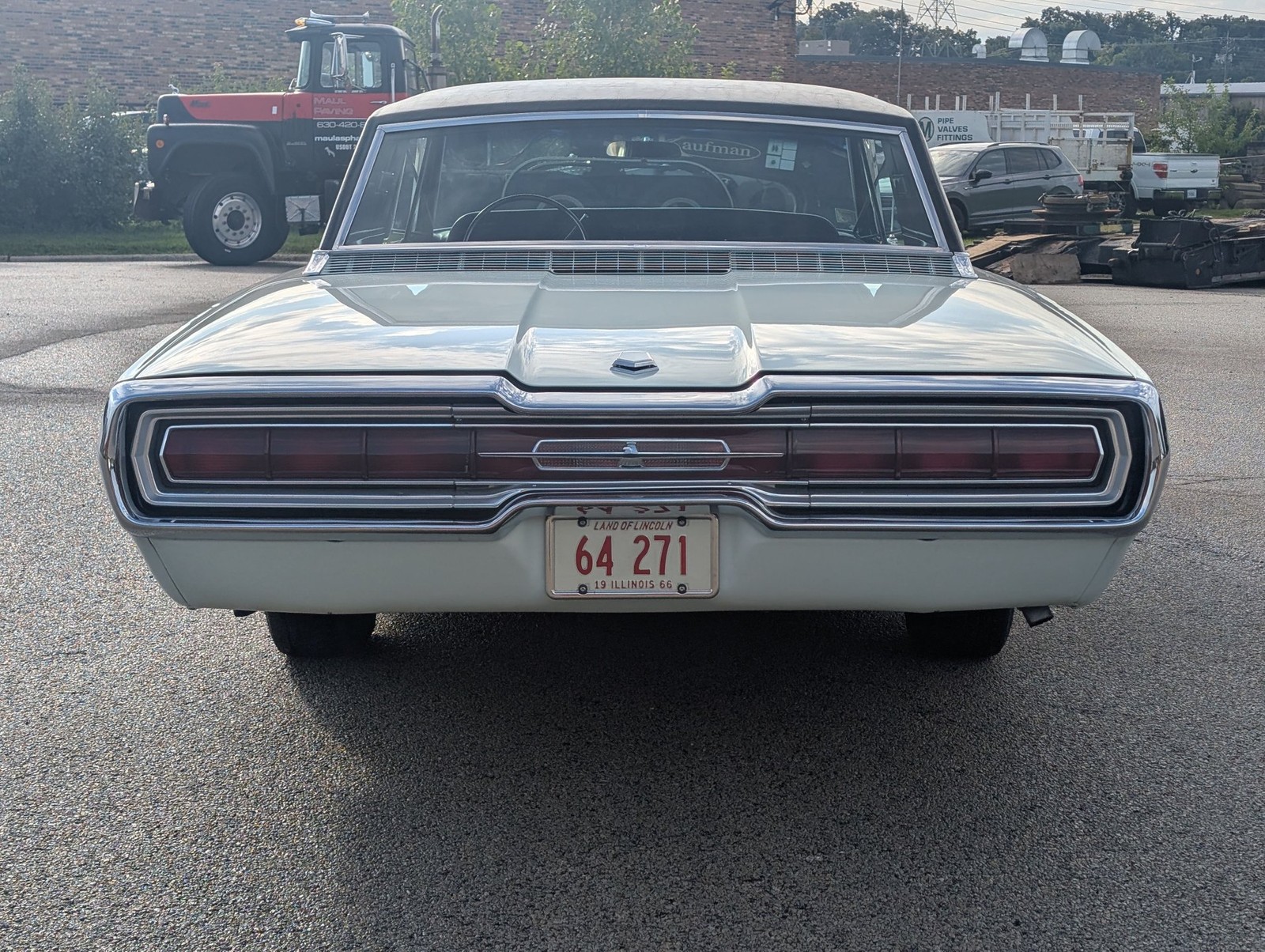 Ford-Thunderbird-1966-Coupe-15