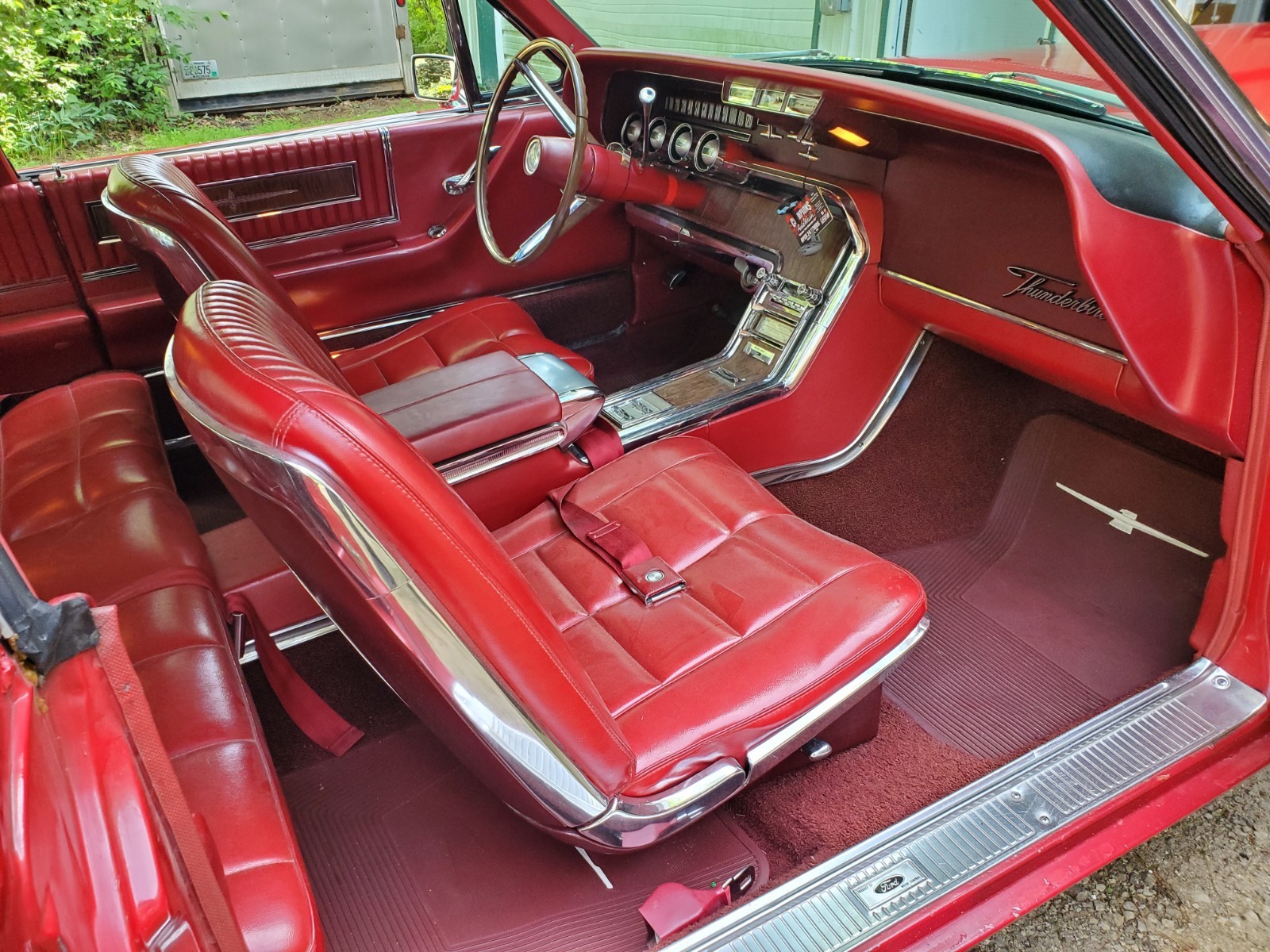 Ford-Thunderbird-1966-Coupe-17