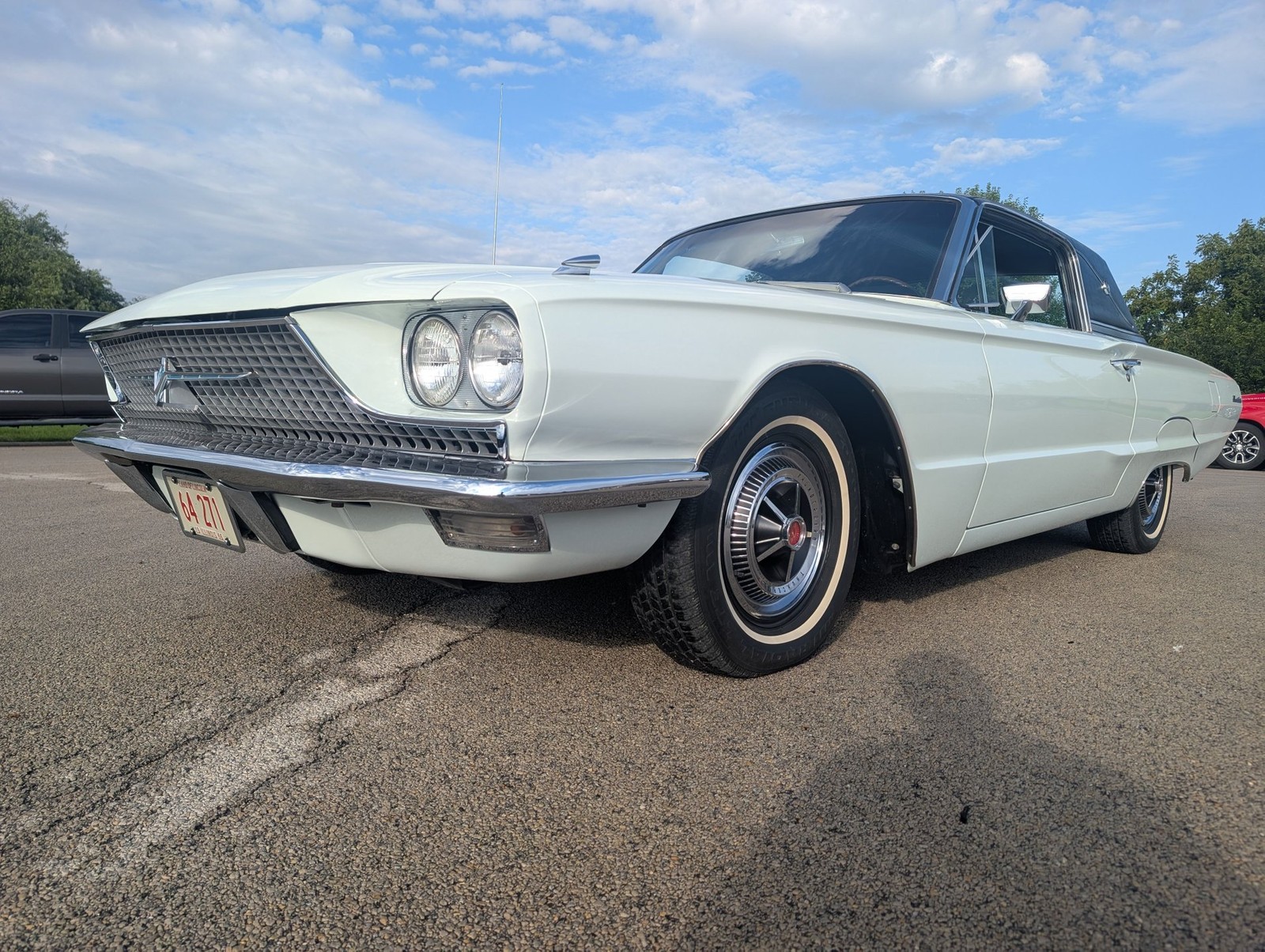 Ford-Thunderbird-1966-Coupe-19