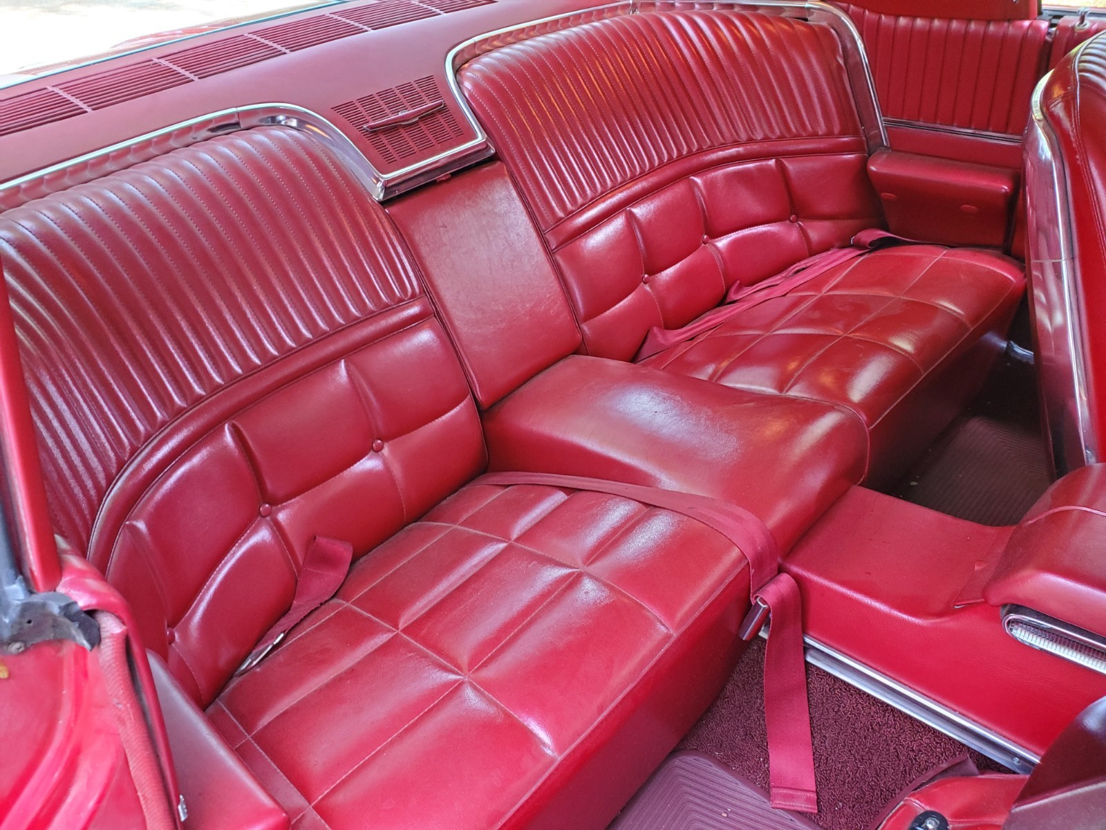 Ford-Thunderbird-1966-Coupe-19