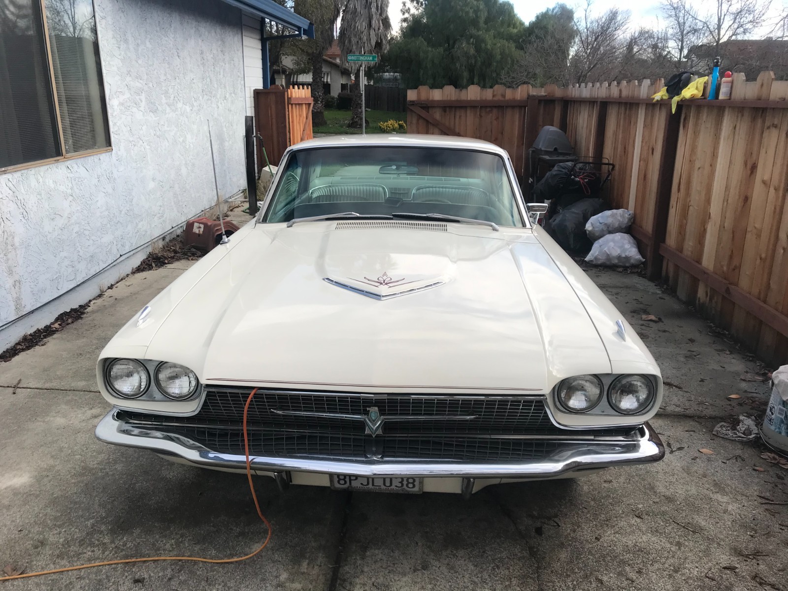 Ford-Thunderbird-1966-Coupe-3